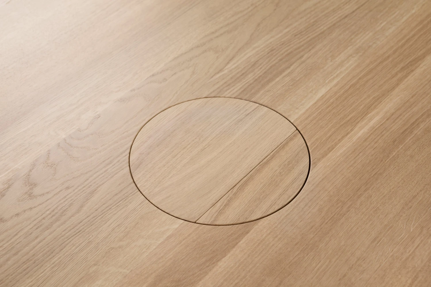 Staffan Holm Alle Round Media Table 9 Staffan Holm Alle Round Media Table