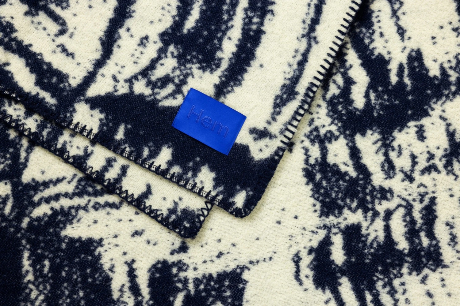 Sabine Marcelis Glitch Throw 7 Sabine Marcelis Glitch Throw