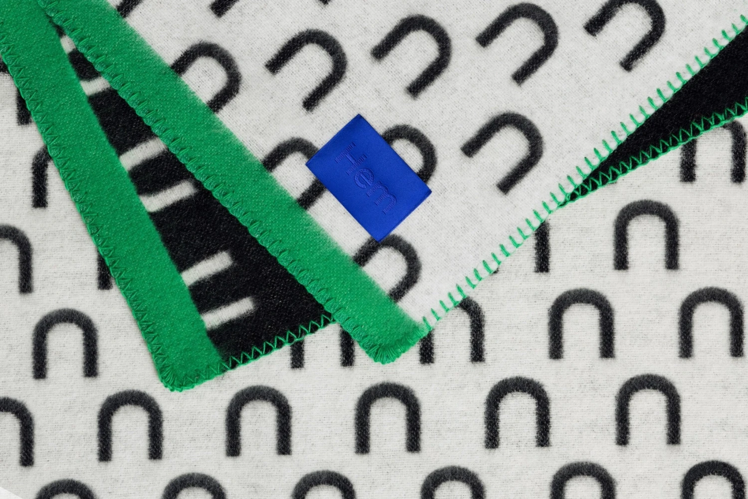 Arthur Arbesser Arch Throw Accessories 11 Arthur Arbesser Arch Throw Accessories