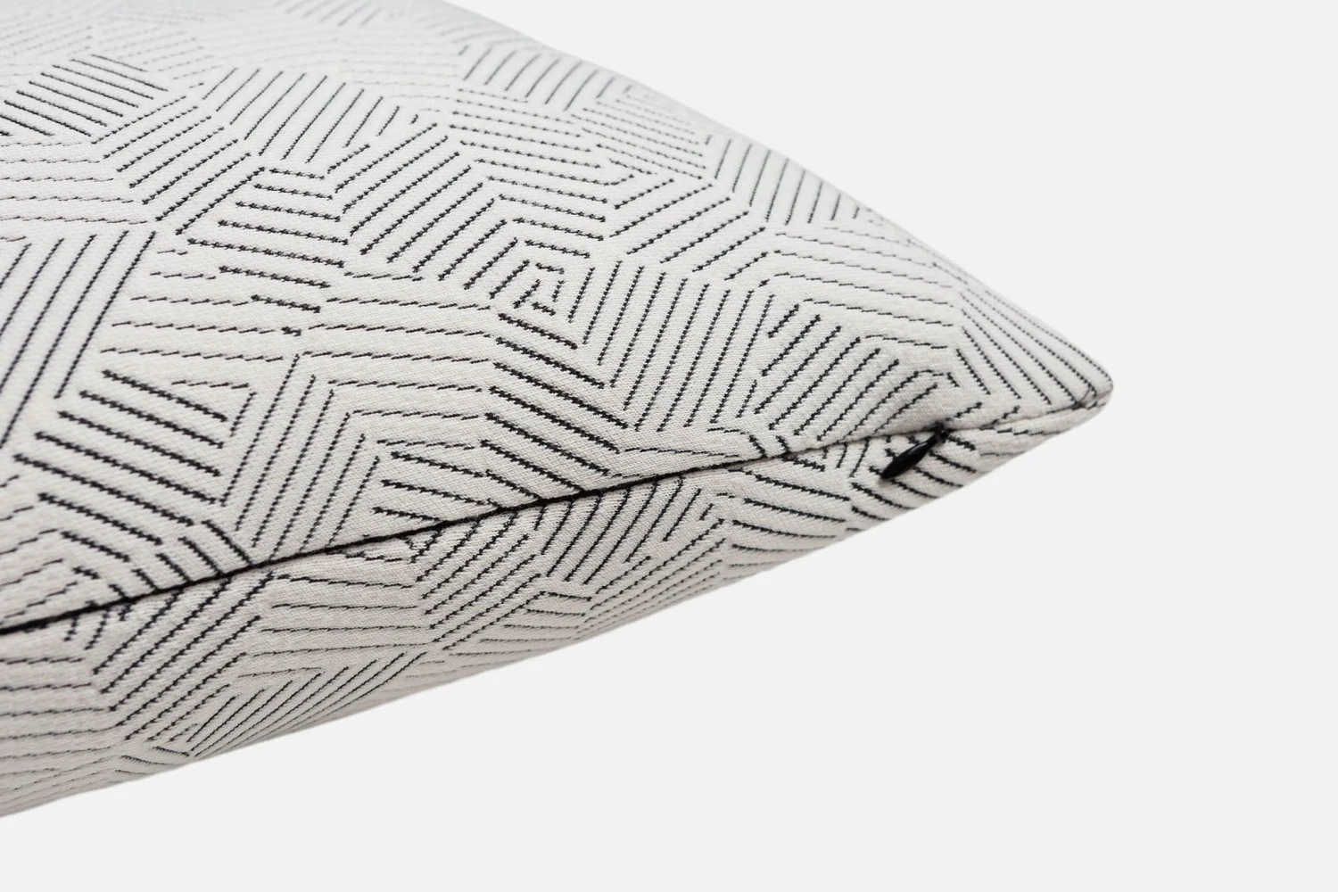 Sylvain Willenz Storm Cushion Medium Accessories 5 Sylvain Willenz Storm Cushion Medium Accessories